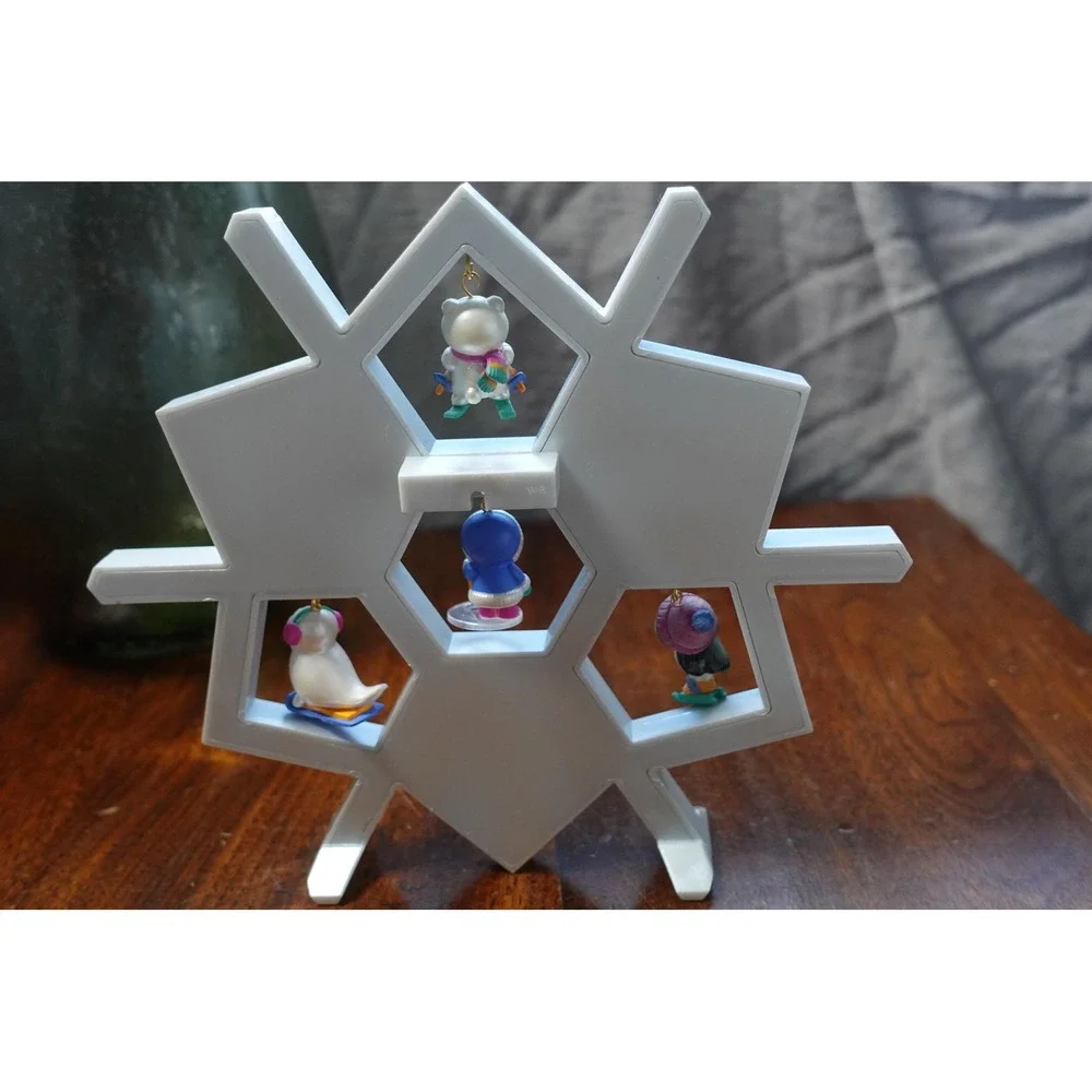 plastic free standing silver‎ snowflake ornaments holder with 4 mini ornaments